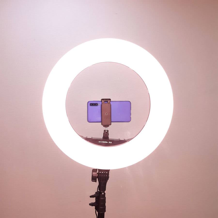 Какую кольцевую лампу выбрать для блоггера и визажиста?